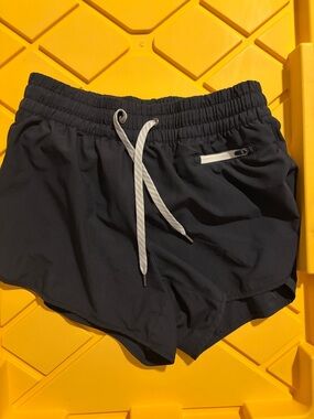Vuori clementine 2.0 shorts 4 in inseam